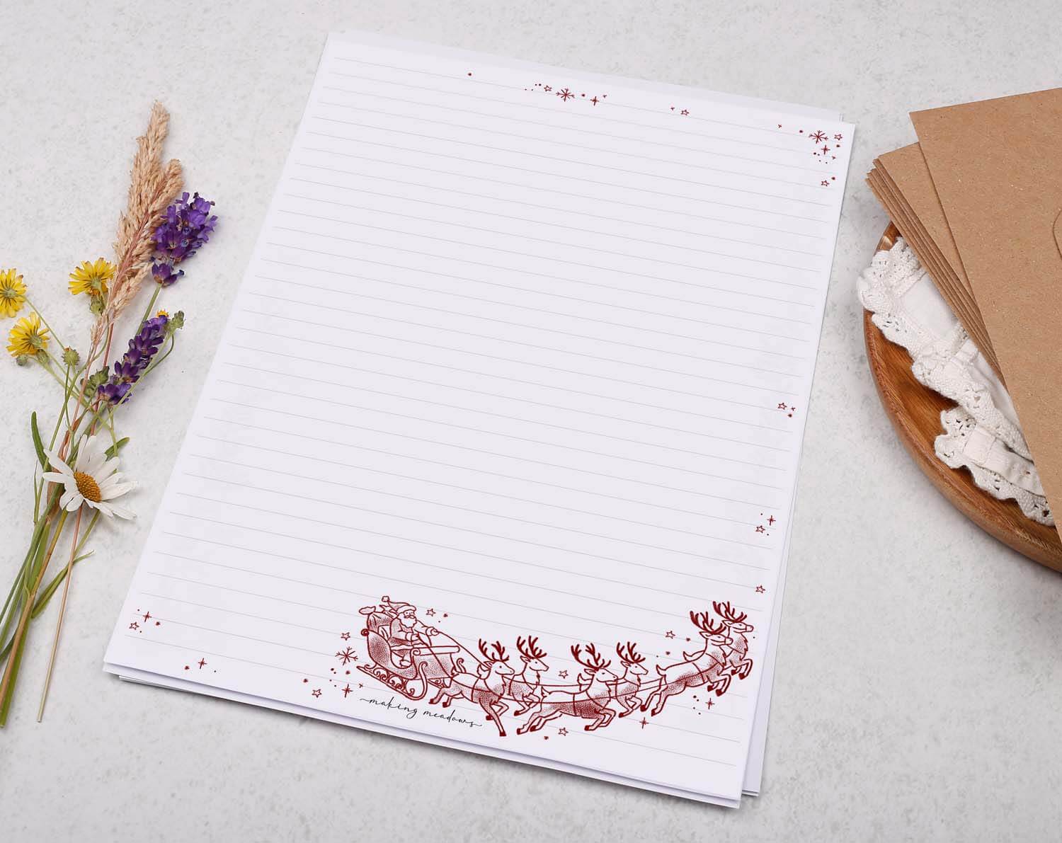 A4 writing paper with Traditional Santa featuring a classic sleigh and reindeer, perfect for festive letters and holiday messages.