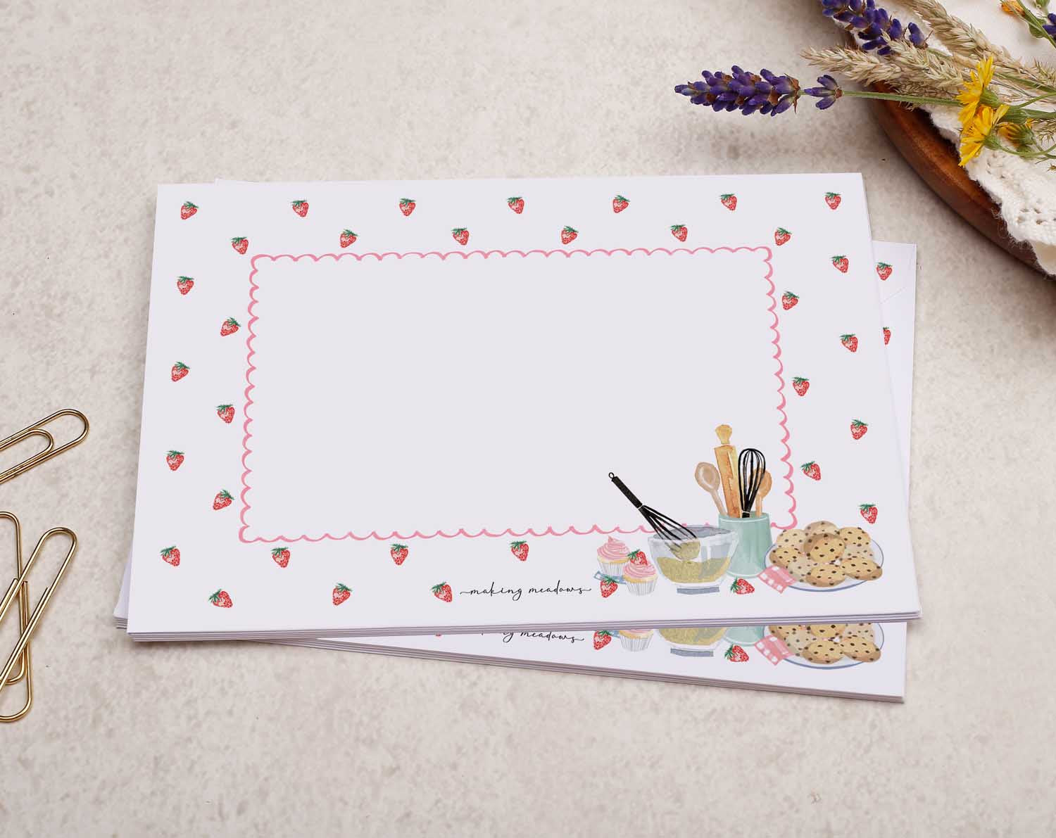 cake baking A5 writing paper set comes with matching envelopes