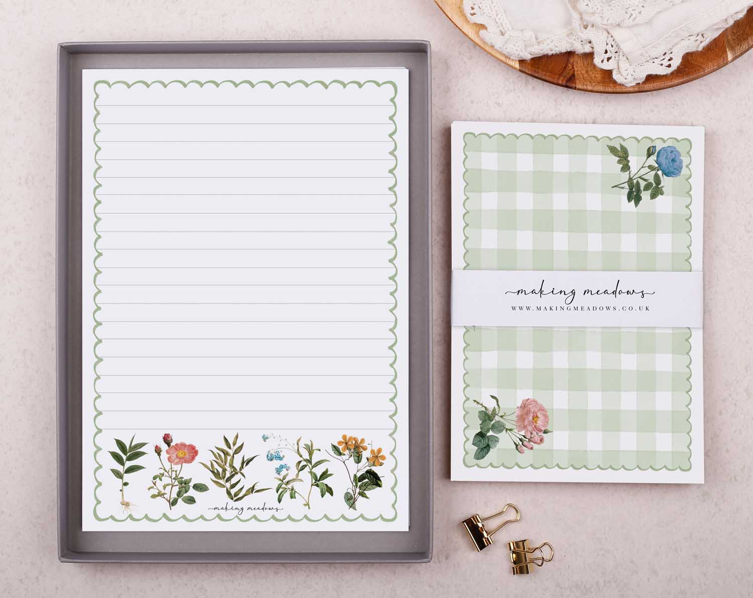 traditional flowers, green gingham A5 writing paper set comes with matching envelopes