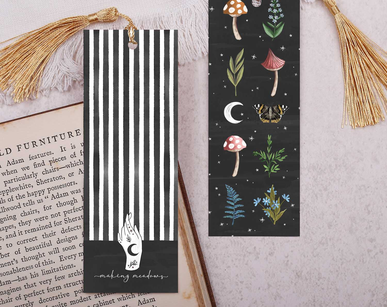 This beautiful paper bookmark is double sided. The main side features a celestial witchy pattern featuring the moon, ferns and mushrooms whilst the flip side shows a complimentary Beetlejuice monochrome pattern
