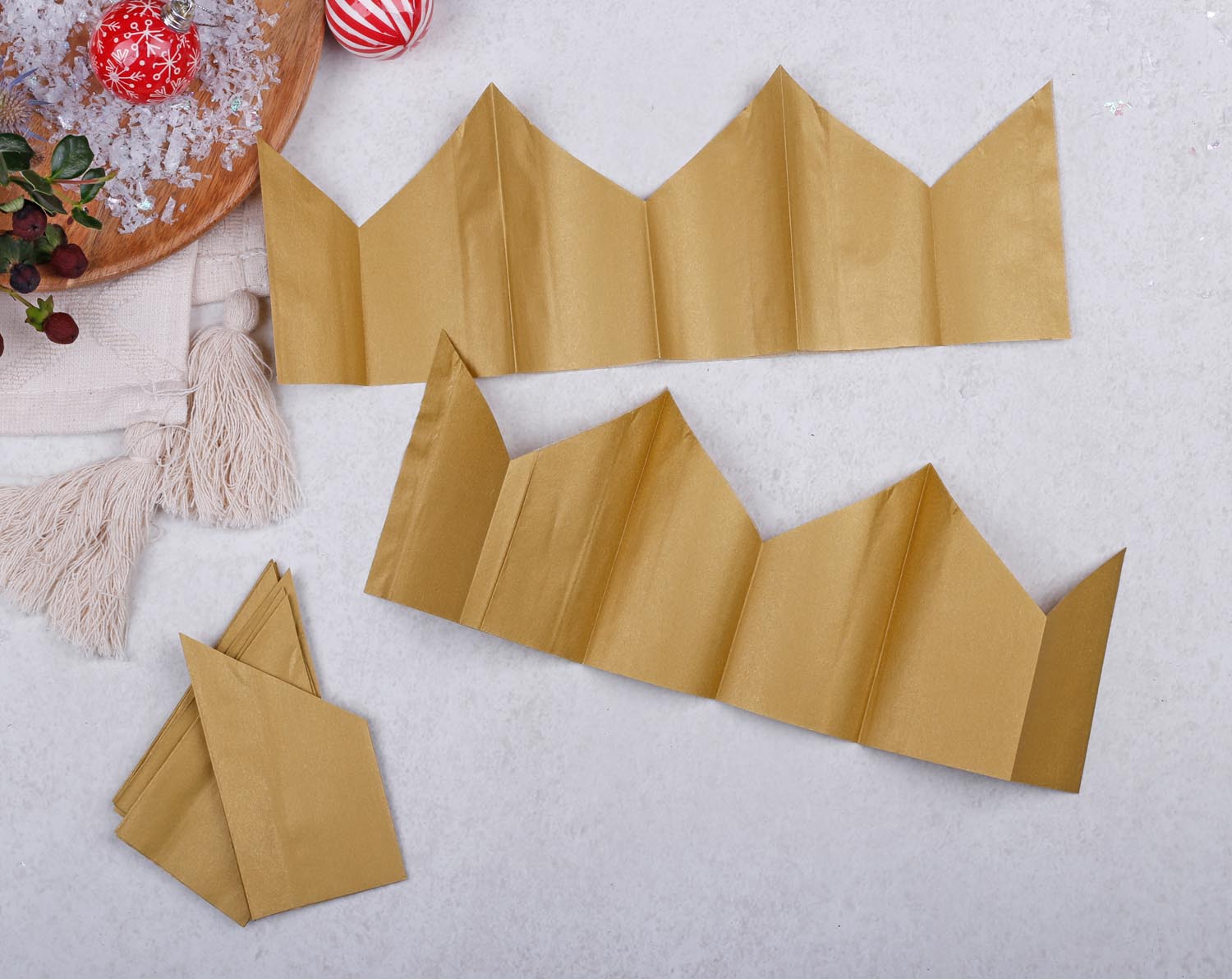 Gold Christmas Cracker Party Hats