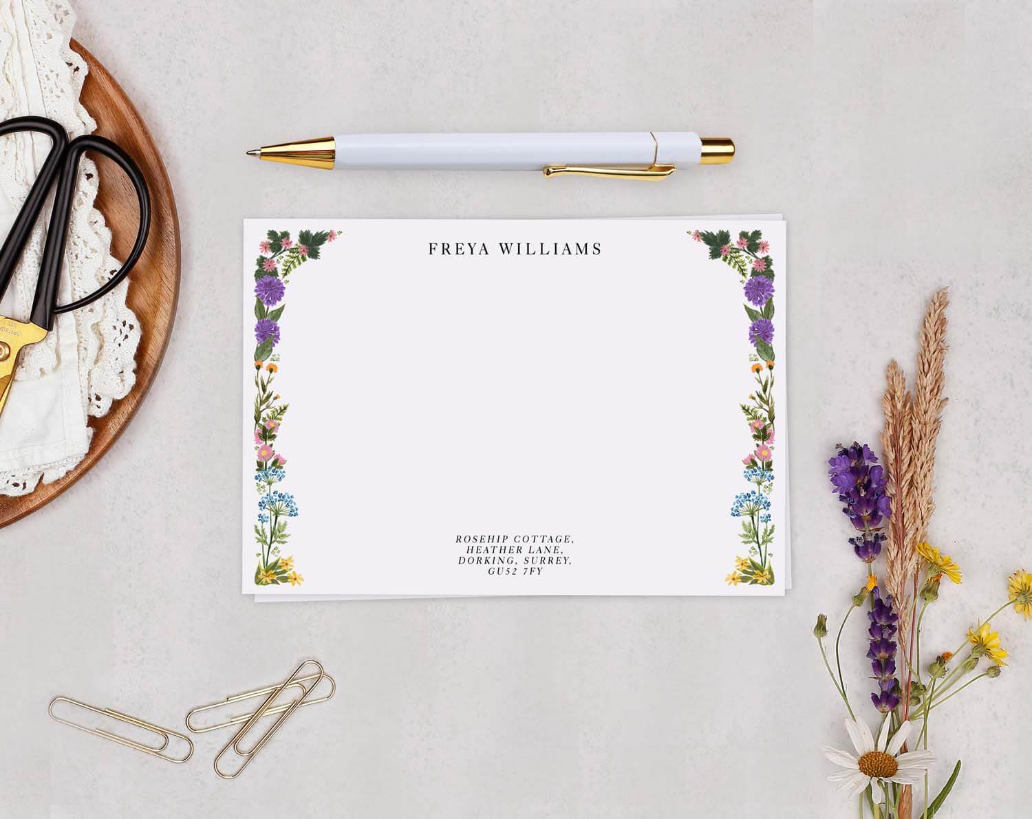 Flowers Personalised Note cards featuring vibrant floral designs on a stationery set with a personalized touch.