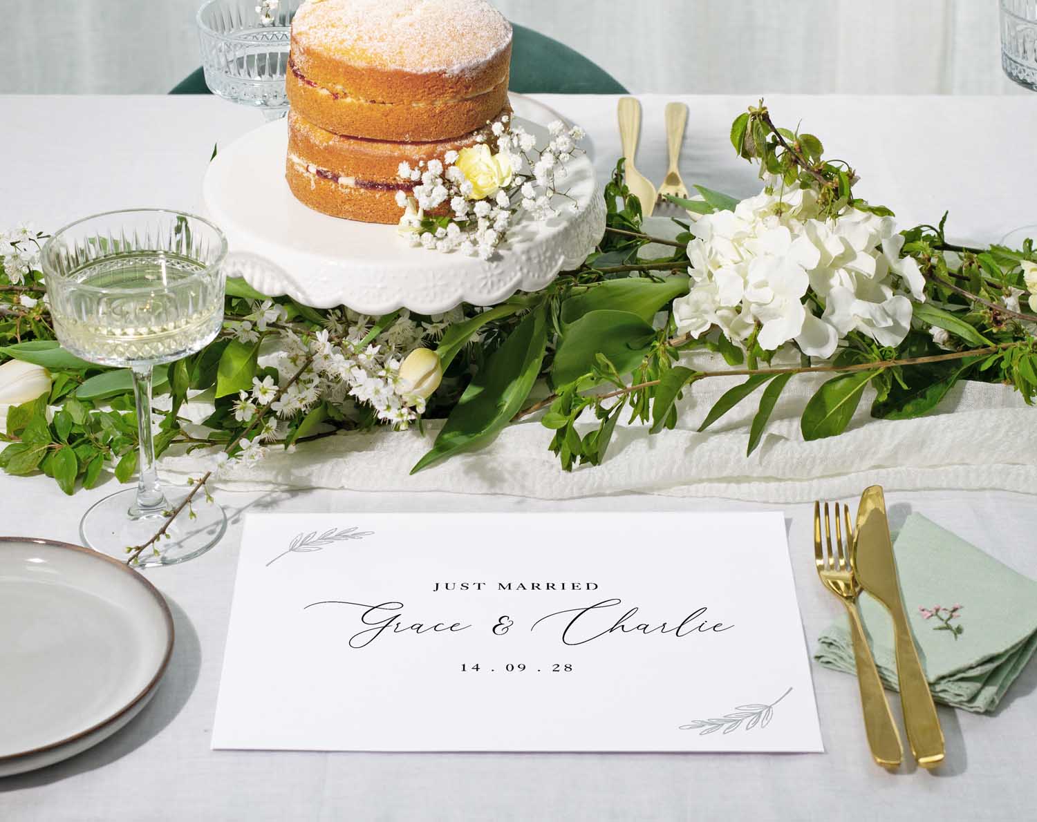 Minimalist Wedding Placemats for modern and clean wedding decor.